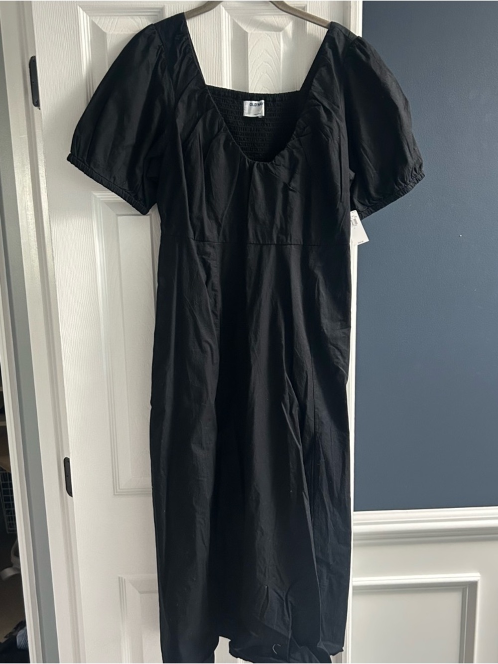 Old Navy Black Puff-Sleeve Midi Dress